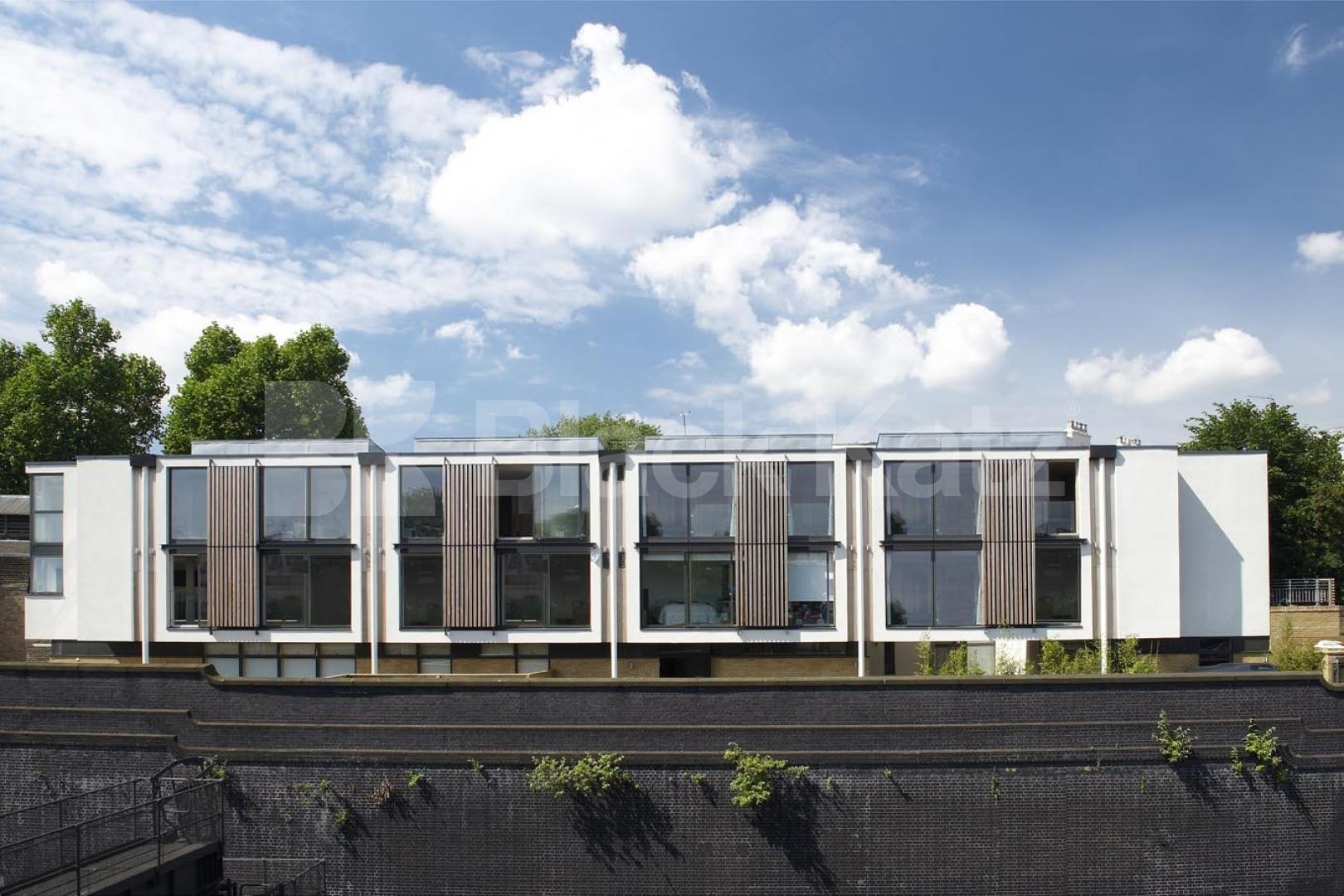 			New Instruction, 2 Bedroom, 1 bath, 1 reception Flat			 Parkway, Camden